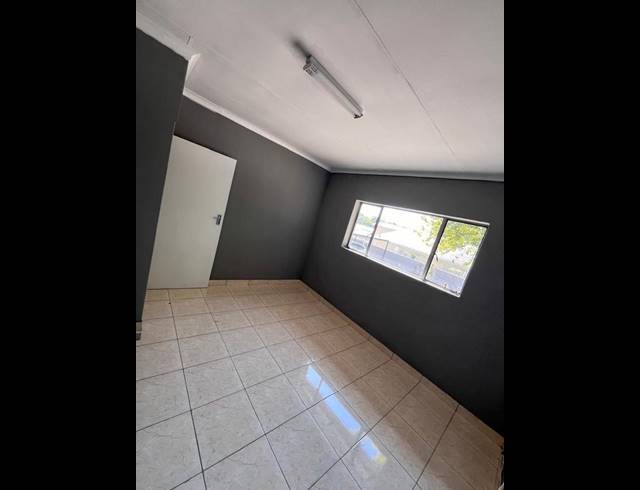 OFFICE PROPERTY TO RENT IN LYNNWOOD